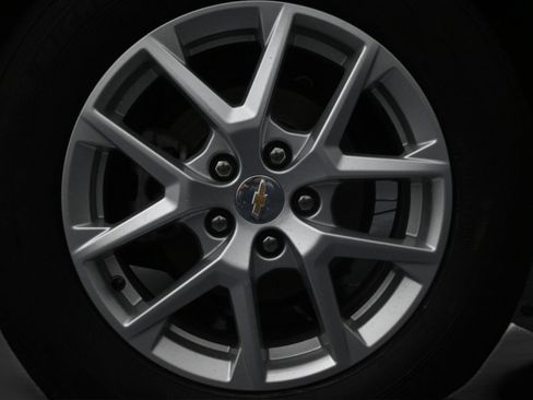 Used 2024 Chevrolet Equinox LT w/ LPO, Floor Liner Package FWD image 10