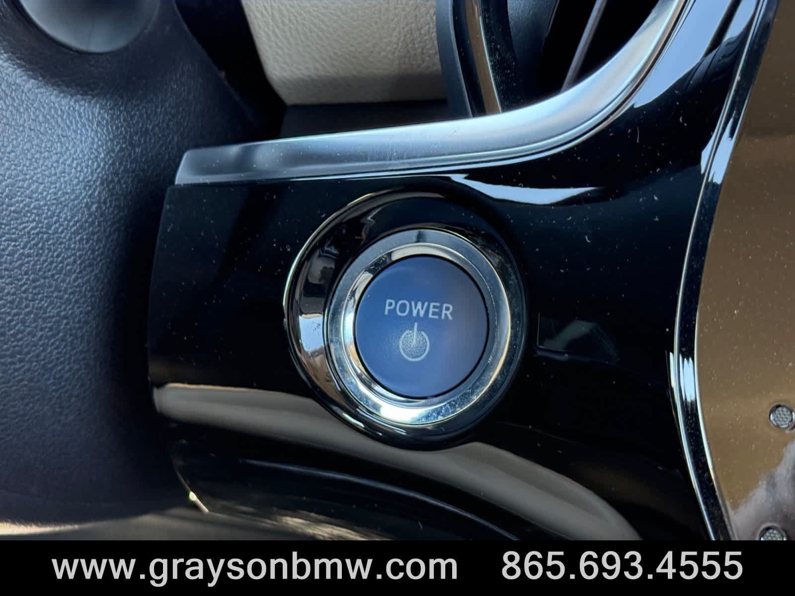 Used 2022 Toyota Prius Limited w/ Premium Convenience Package FWD image 26