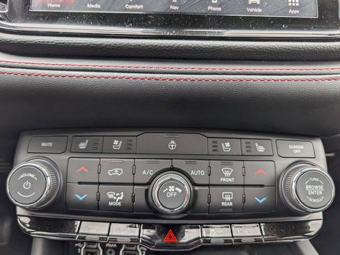 Used 2025 Dodge Durango R/T AWD/4WD image 17