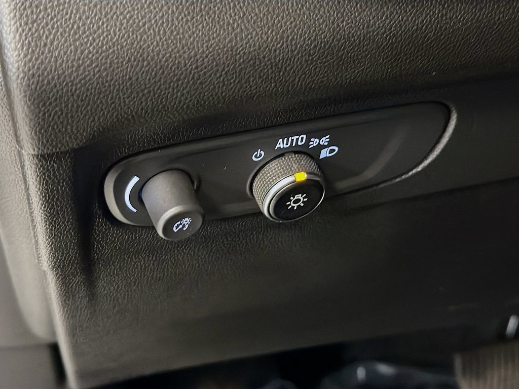 Used 2023 Buick Envision Preferred AWD/4WD image 12