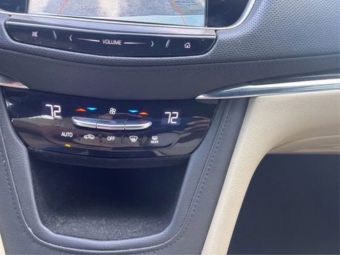 Used 2018 Cadillac XT5 FWD image 24