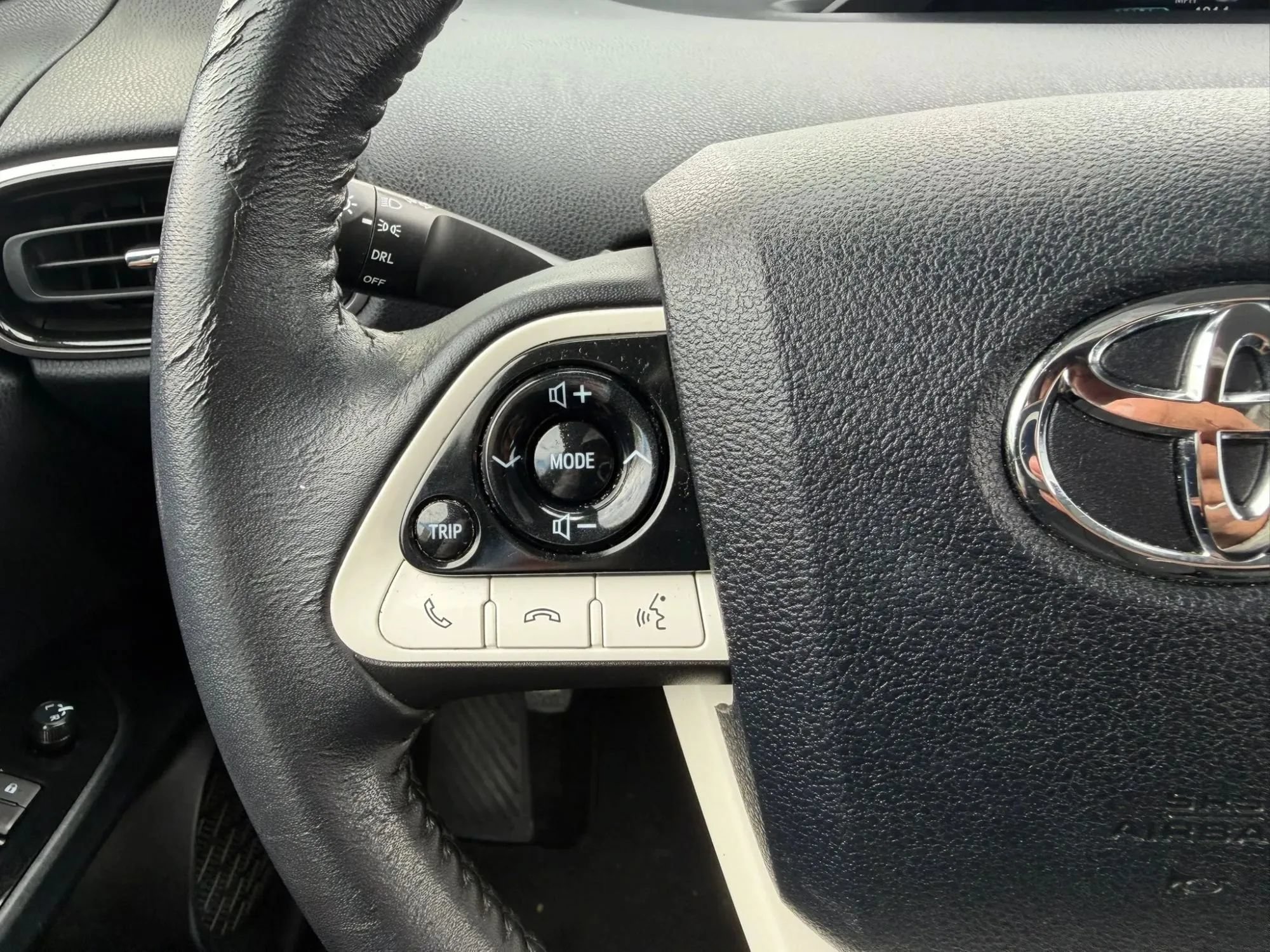 Used 2017 Toyota Prius Prime Plus FWD image 24