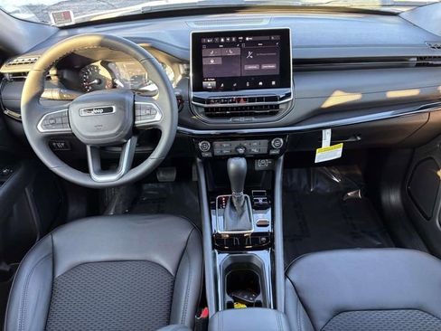 New 2026 Jeep Compass Latitude image 2