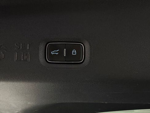 Used 2025 Ford Expedition Platinum w/ Driver's Package AWD/4WD image 31