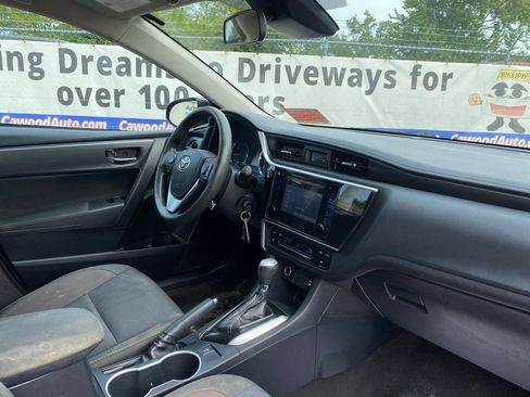 Used 2018 Toyota Corolla LE FWD image 17