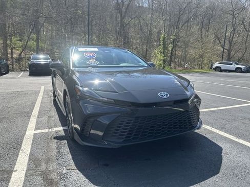 Certified 2025 Toyota Camry SE w/ Convenience Package image 10