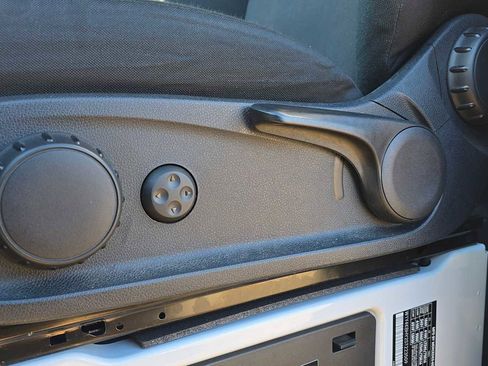 Used 2025 Mercedes-Benz Sprinter 2500 image 25