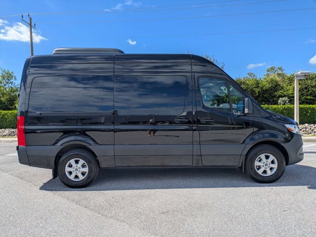 Used 2024 Mercedes-Benz Sprinter 2500 image 4