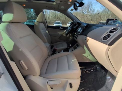 Used 2016 Volkswagen Tiguan SEL image 28