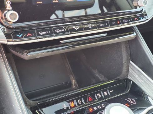Used 2023 Jeep Wagoneer L Series III w/ Premium Group I AWD/4WD image 18
