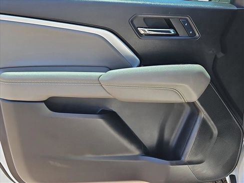Used 2024 Chevrolet Colorado ZR2 w/ Safety Package AWD/4WD image 10