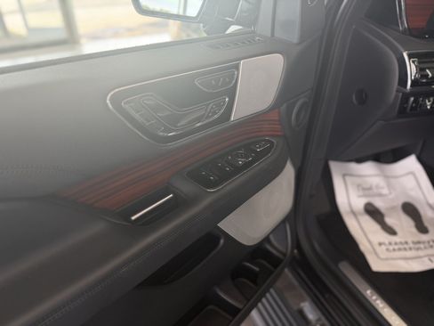 Used 2024 Lincoln Navigator Reserve AWD/4WD image 47