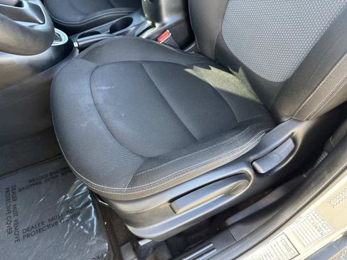 Used 2018 Kia Soul + image 19