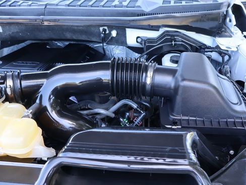 Used 2018 Ford F150 Lariat w/ Equipment Group 502A Luxury AWD/4WD image 40