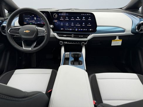 New 2026 Chevrolet Equinox EV LT image 10