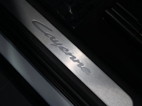 Certified 2025 Porsche Cayenne image 26