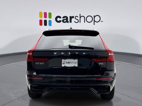 Used 2025 Volvo XC60 B5 Core image 4