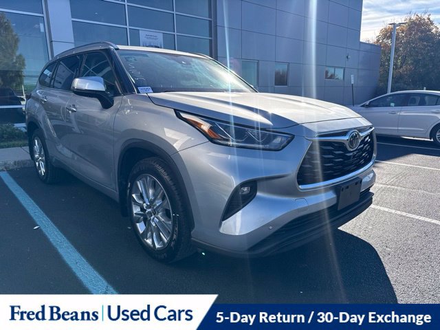 Used 2022 Toyota Highlander Limited AWD/4WD image 1