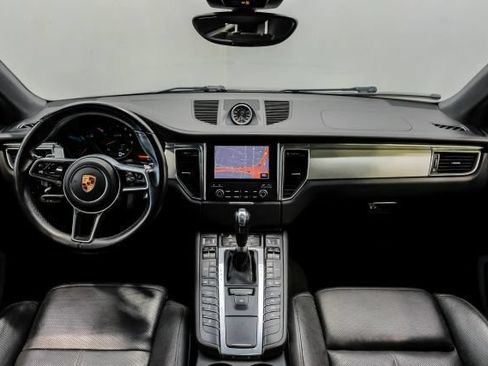 Used 2017 Porsche Macan GTS w/ Premium Package Plus AWD/4WD image 18