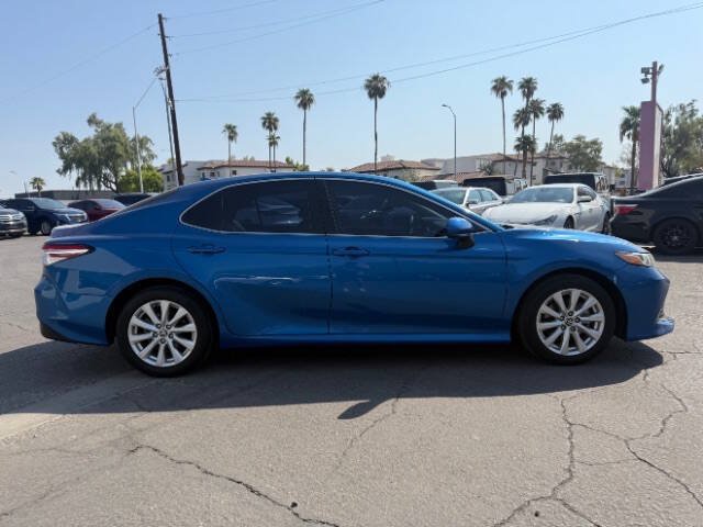 Used 2020 Toyota Camry LE w/ Carpet Mat Package FWD image 2