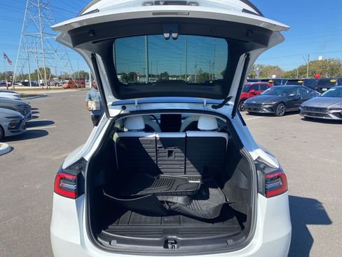 Used 2021 Tesla Model Y Long Range image 13