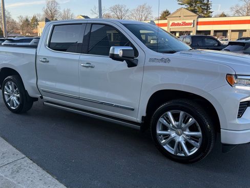 Used 2024 Chevrolet Silverado 1500 High Country w/ Technology Package image 8