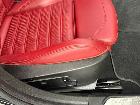 Used 2021 Alfa Romeo Giulia Ti Sport image 23