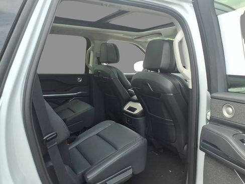 New 2026 Lincoln Navigator Reserve AWD/4WD image 11