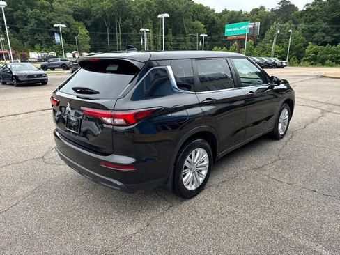 Used 2023 Mitsubishi Outlander ES AWD/4WD image 5