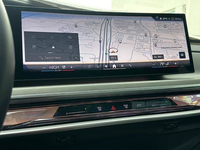 Used 2023 BMW 760i xDrive AWD/4WD image 30