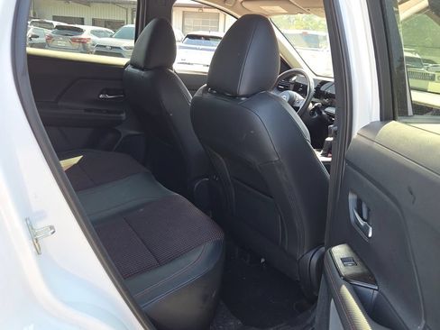 Used 2025 Nissan Kicks SR FWD image 13