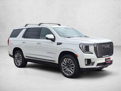 Used 2024 GMC Yukon Denali Ultimate AWD/4WD image 3