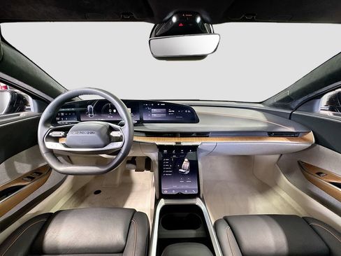 Used 2024 Lucid Air Pure RWD image 13