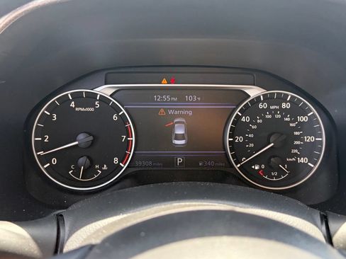 Used 2025 Nissan Altima 2.5 SV FWD image 11