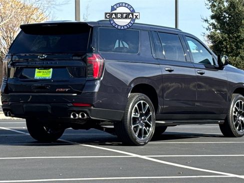 Used 2025 Chevrolet Suburban RST image 10