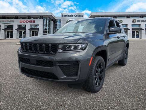 New 2026 Jeep Grand Cherokee Altitude AWD/4WD image 4