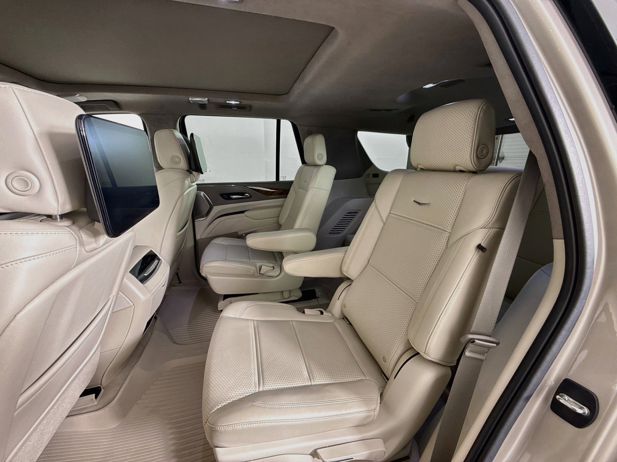 Certified 2021 Cadillac Escalade Sport Platinum AWD/4WD image 29
