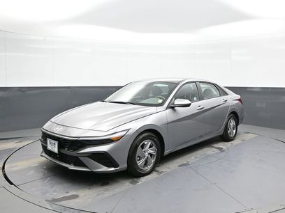 Certified 2025 Hyundai Elantra SE