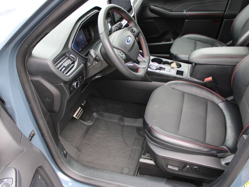 Used 2023 Ford Escape ST-Line w/ Tech Pack #1 image 11