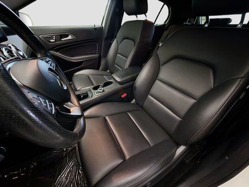 Used 2018 Mercedes-Benz GLA 250 image 11