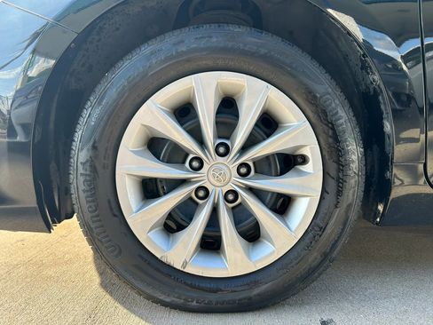 Used 2016 Toyota Camry LE FWD image 25