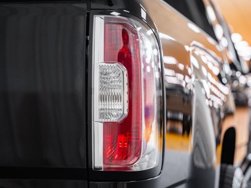 Used 2022 GMC Canyon Elevation w/ Elevation Premium Package RWD image 6