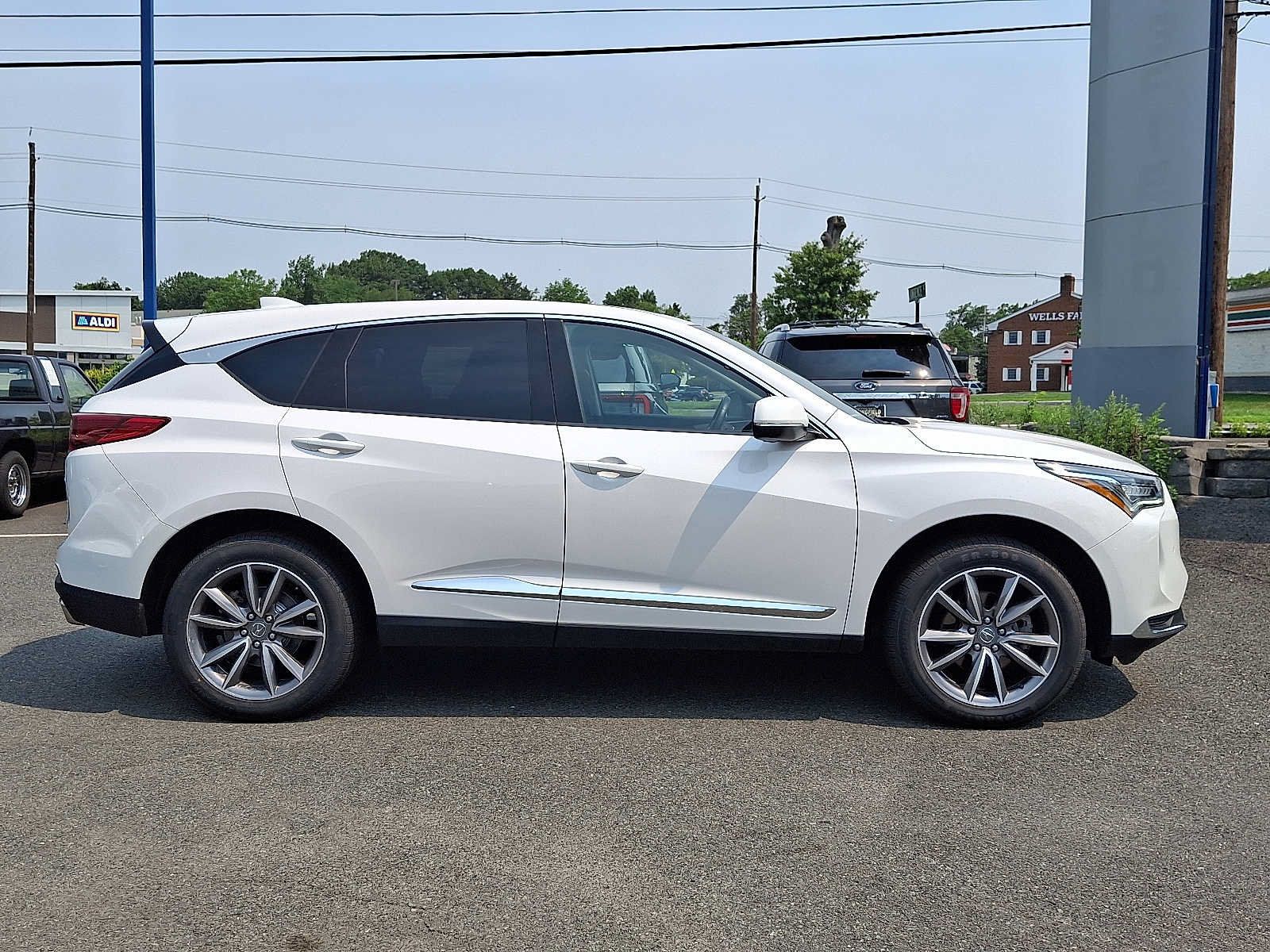 Used 2024 Acura RDX w/ Technology Package AWD/4WD image 8