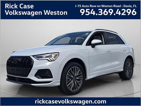Used 2023 Audi Q3 2.0T Premium Plus w/ Premium Plus Package AWD/4WD image 1