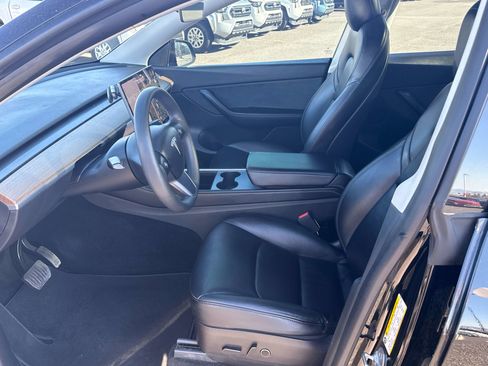 Used 2021 Tesla Model Y Long Range image 11