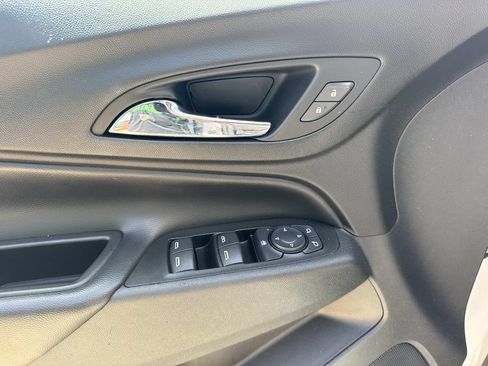 Used 2023 Chevrolet Equinox LS w/ LPO, Floor Liner Package FWD image 27