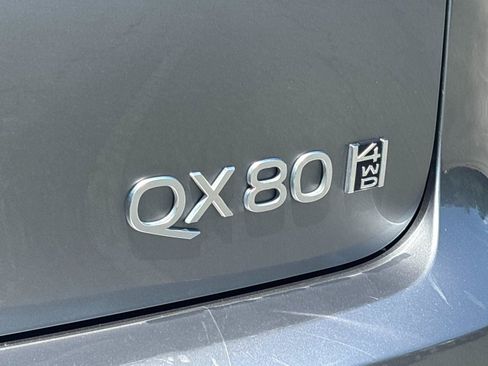 Used 2025 INFINITI QX80 Sensory AWD/4WD image 11