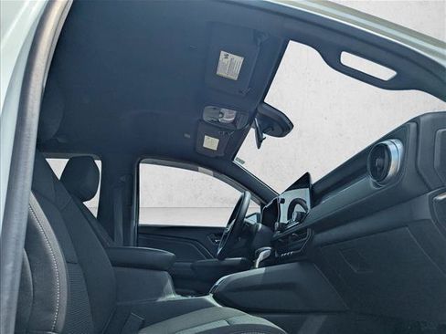 Used 2023 Chevrolet Colorado LT w/ LT Convenience Package RWD image 15