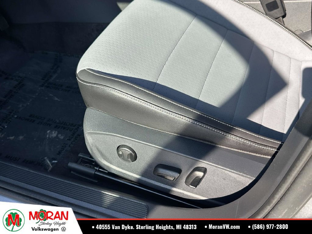 Used 2026 Volkswagen Jetta SE FWD image 17