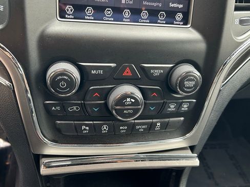 Used 2018 Jeep Grand Cherokee Limited image 25